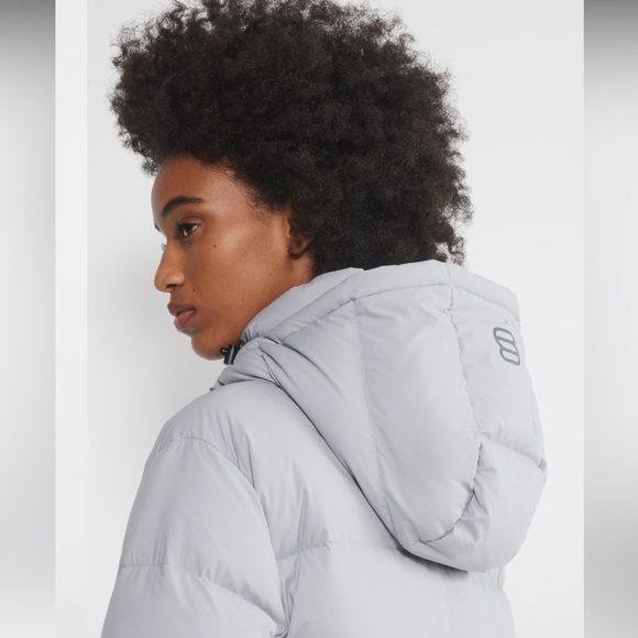 Aritzia Gray Puffer Jacket - Picture 4 of 16